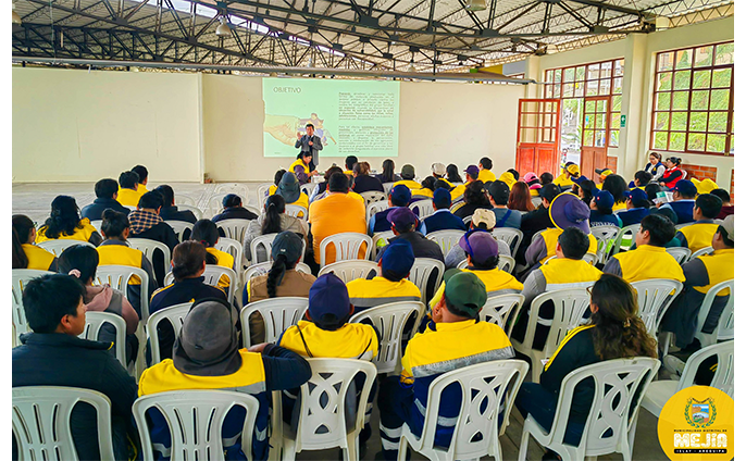 Taller de concientización sobre tema de violencia, dirigido a trabajadores de la municipalidad