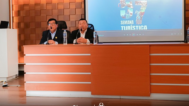 🔰Con motivo de los 57 Semana Turística de nuestra hermana Provincia de Pisco, el auditorio del Museo de Chincha, fue escenario fundamental para la conferencia de Prensa, donde el Sr. Pedro Fuentes Hernández alcalde de la Municipalidad Provincial de Pisco presento el Programa Oficial de las actividades culturales y artísticos, donde también se dio a conocer las candidatas para la "Elección y Coronación de la Miss Señorita Pisco 2024"
Así mismo el alcalde de Pisco, invita a toda la Población Chinchana a compartir de esta festividad, celebrando así los 57 Semana Turística de Pisco.
