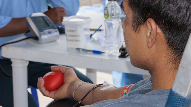 Momentos de la donación de Sangre en la plaza de Armas de Huamachuco