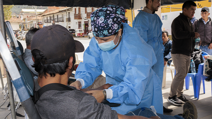 Momentos de la donación de Sangre en la plaza de Armas de Huamachuco