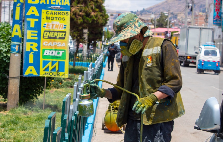 Municipalidad Provincial de Puno embellece parques y áreas verdes en el marco de su 356° Aniversario