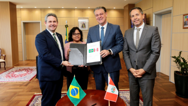 El Perú y Brasil suscriben acuerdo para incrementar el comercio bilateral a partir de diciembre