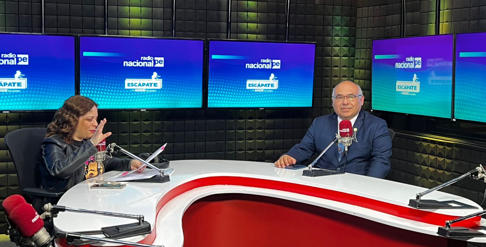 PDF- imagen de entrevista en vivo