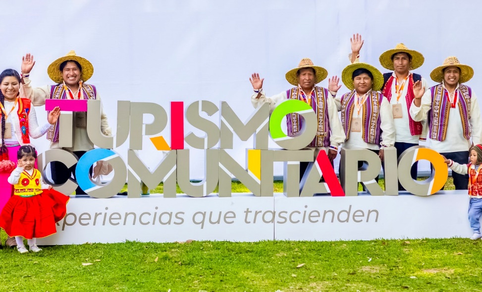 Puno destaca en la I Feria nacional de turismo comunitario 2024 en Lima