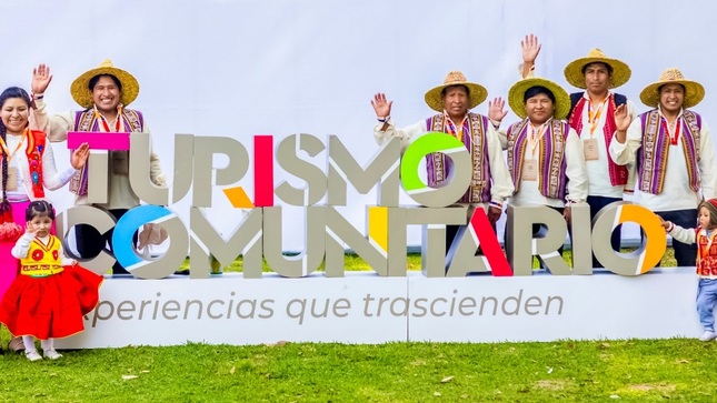 Puno destaca en la I Feria nacional de turismo comunitario 2024 en Lima