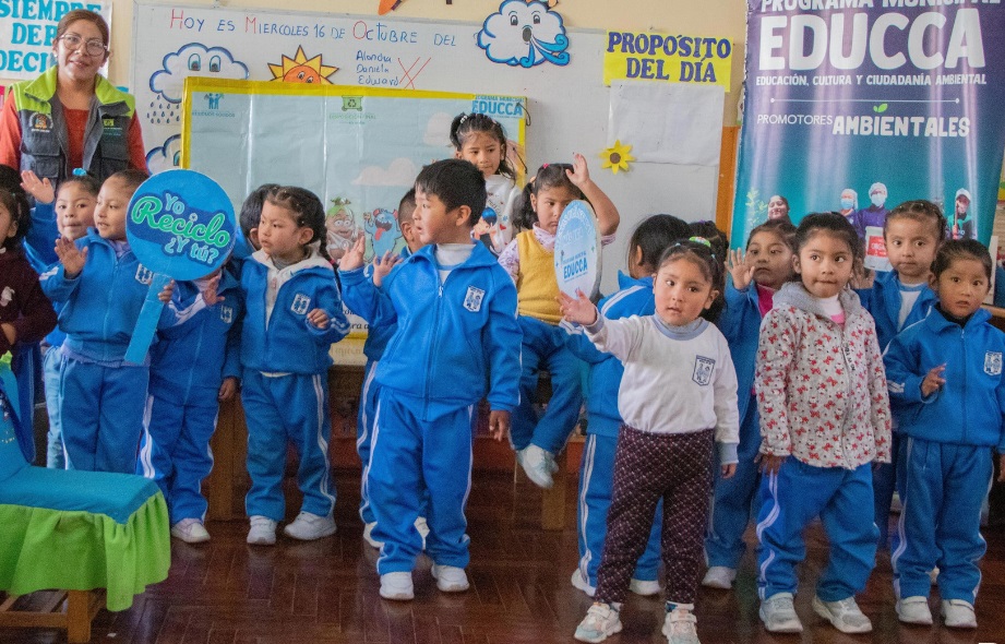 Especialistas ambientales fomentan educación ambiental en instituciones educativas