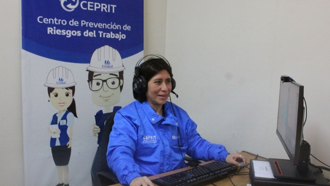EsSalud exhorta a las empresas a cumplir con evaluaciones preventivas de riesgos psicosociales