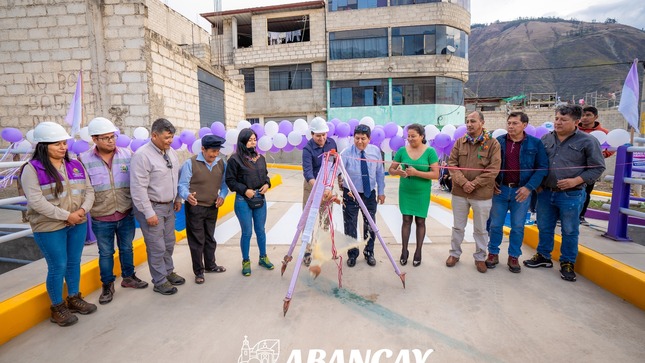 💯 "¡Transformación en Ichubambilla! 🚧 Alcalde de Abancay, Raúl Peña Inaugura Nueva Infraestructura Vial que Beneficia a Cientos de Vecinos 👏"