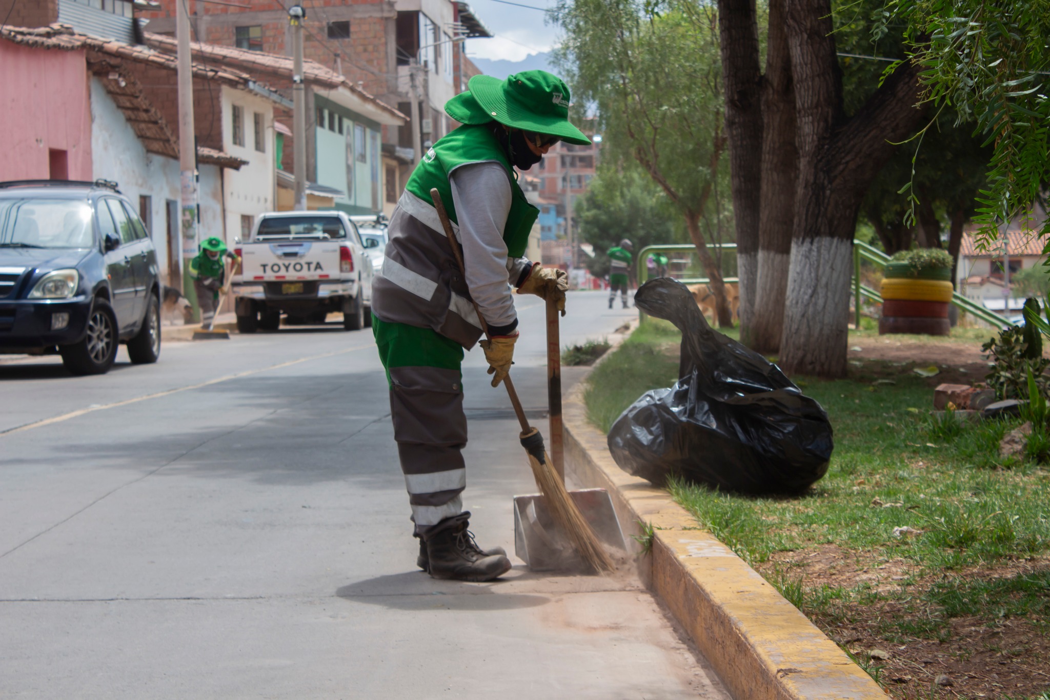 jornada de limpieza en la Av. La Paz y la Av. Túpac Amaru