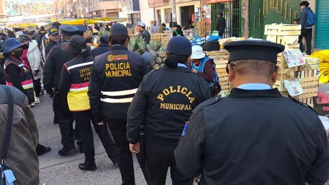Municipalidad de Puno refuerza el operativo de rutina del control y orden del comercio ambulatorio y la feria sabatina