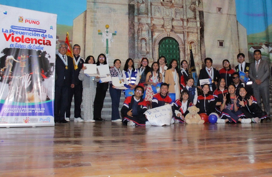 Estudiantes de secundaria participaron en el primer concurso de sociodramas para la prevención de la violencia