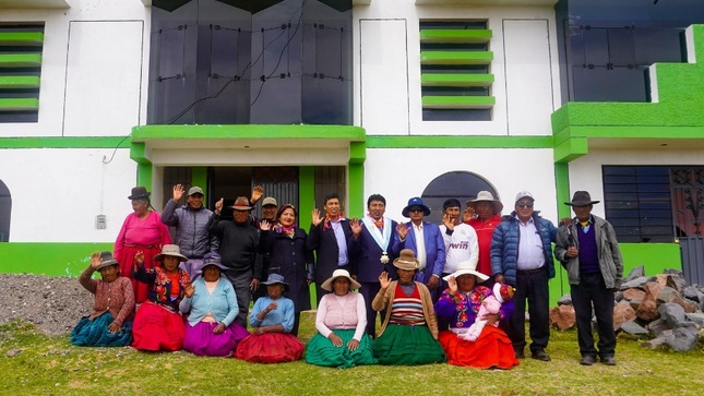 Municipalidad de Puno verifica el estado situacional del potencial recurso turístico "Callejón de las kantutas" en  Titilaca 