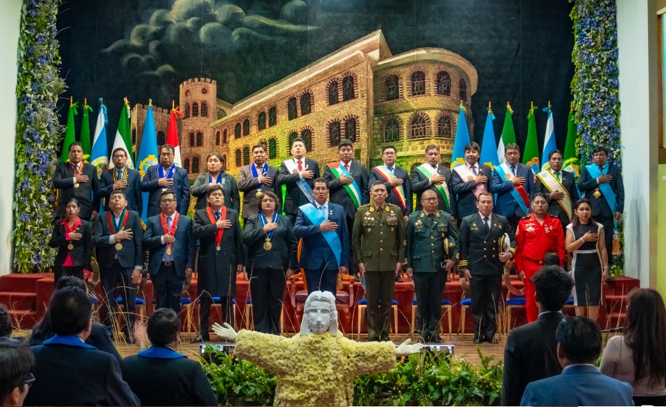 Alcalde de Puno Javier Ponce saluda a la provincia de San Roman - Juliaca por su 98° aniversario