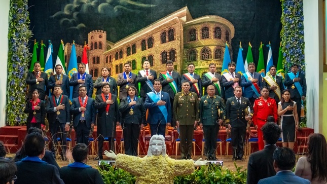 Alcalde de Puno Javier Ponce saluda a la provincia de San Roman - Juliaca por su 98° aniversario