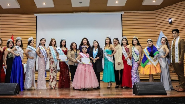 Se desarrolló la noche de reinas y reconocimiento de la belleza Sur Perú