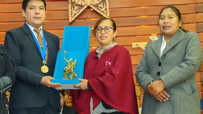 Municipalidad de Puno celebra el día del licenciado en turismo