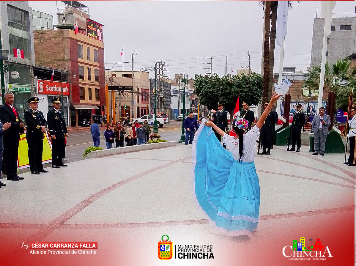 🇵🇪En el marco de la celebración de las fiestas patrias por los 203° aniversario de Independencia de nuestro Perú, esta mañana se realizó una ceremonia e izamiento de bandera en la plaza de armas de Chincha.
Esta solemne actividad contó con la participación de las autoridades locales y sociedad civil, entre ellos, el Subprefecto provincial; Rudy León Zaa, las regidoras provinciales Consuelo Gilda Solari Bonifacio y Rosaura Ruiz Cueto; representantes de la PNP, instituciones educativas invitadas y los miembros de Junta Vecinal del AA-HH 15 de Agosto.
¡Viva Chincha y viva el Perú!