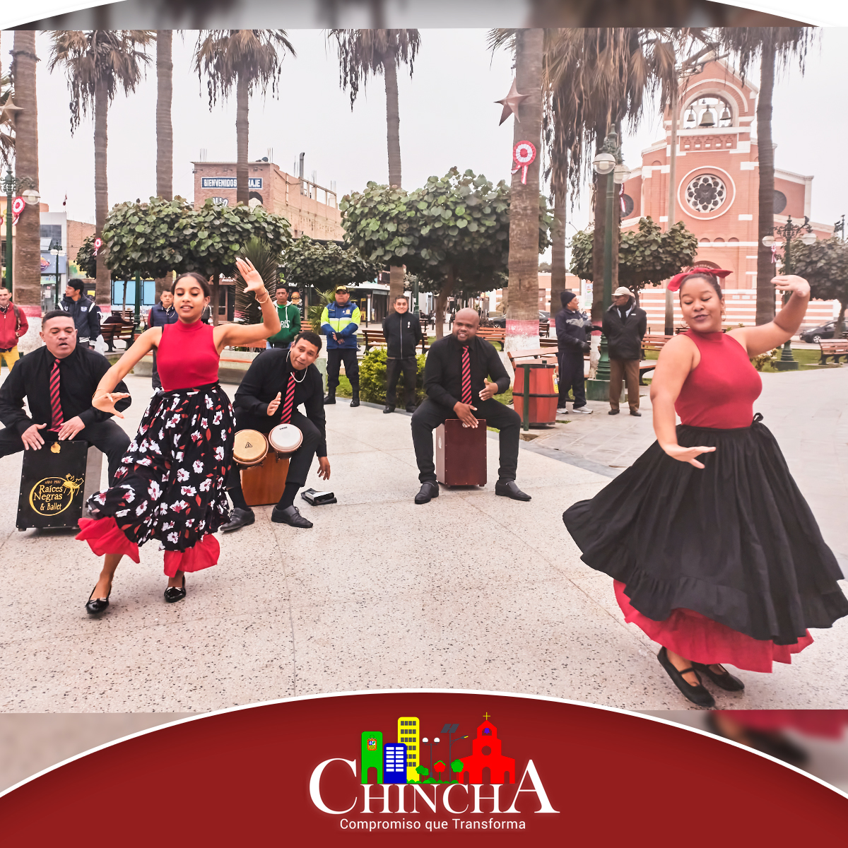 Nos complace compartir nuevamente un auténtico desayuno criollo con nuestros amigos de América. En esta ocasión especial, con motivo del mes patrio, el alcalde fue invitado a una entrevista en la histórica Plaza de Armas de Chincha. Nuestro querido líder, César Carranza, no dudó en recibir a nuestros invitados con la calidez y alegría que nos caracteriza.
Acompañado por el inigualable Mamaine y un talentoso grupo de músicos, la plaza se llenó del vibrante espíritu chinchano. Juntos, disfrutamos de la música, la tradición y la buena compañía, celebrando nuestras raíces y la riqueza cultural de Chincha.
¡Viva Chincha y viva el Perú!