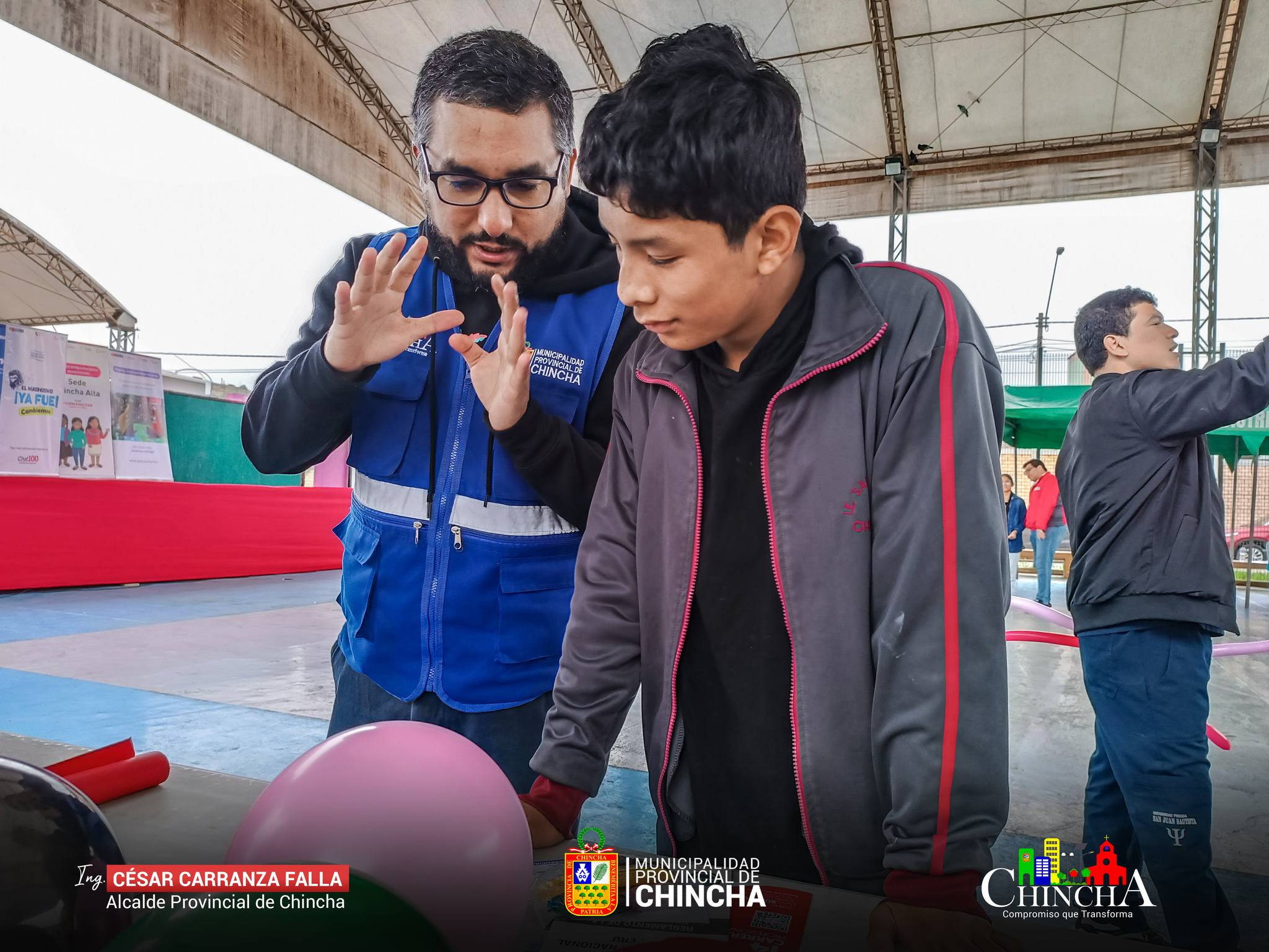 🔰El CEM 24 HORAS CHINCHA a cargo del Dr. Francesco Cesar Callao Marchan organizó una actividad de impacto en la Provincia de Chincha denominado FERIA MUTISECTORIAL MIMP TE ACOMPAÑA.
Donde la DEMUNA Provincial de chincha estuvo presente brindando atención psicologica gratuita con juegos ludicos.
📌El objetivo de este evento es concientizar a las personas adultas, jovenes y niños sobre la violencia familiar, brindando soluciones destinadas a mejorar la calidad de vida, evitando así la violencia, maltrato, descuido parental y acoso sexual.
