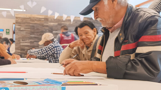 En el marco del Plan Municipal y a través del Programa Saberes Productivos, realizamos una animada reunión con los usuarios de Pensión 65.
Este encuentro, celebrado en la Biblioteca Municipal, estuvo lleno de energía positiva y camaradería. Los asistentes disfrutaron de una tarde agradable jugando a diversos juegos didácticos y explorando los conocimientos y habilidades productivas que poseen, además, se dio un valioso espacio para los cuentacuentos 📖 Fue una jornada memorable que fortaleció los lazos entre los participantes y destacó la importancia de los saberes compartidos.