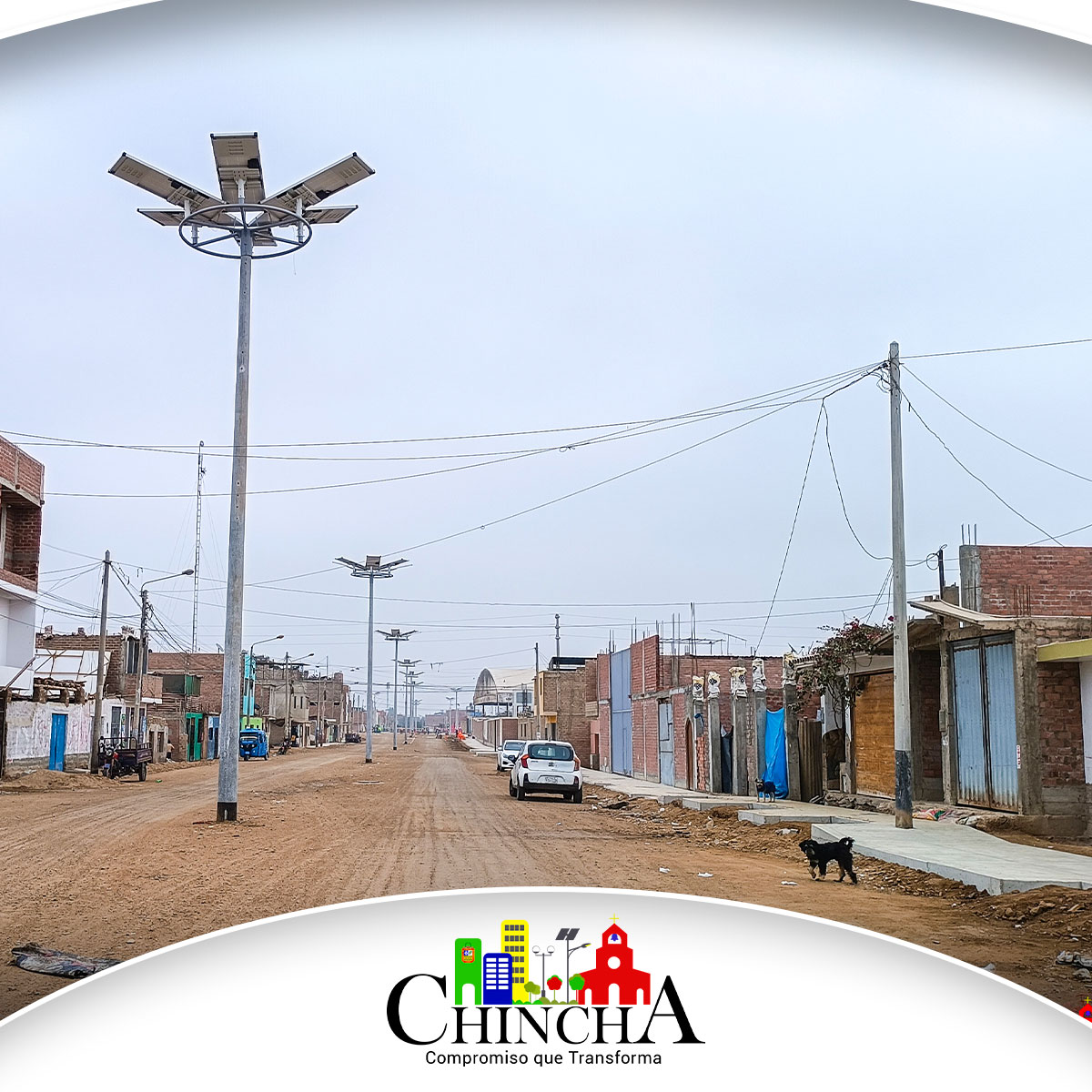 #Obras II El alcalde y regidores supervisaron avance de la ejecución del MEJORAMIENTO DEL SERVICIO DE TRANSITABILIDAD VEHICULAR Y PEATONAL EN EL PUEBLO JOVEN TUPAC AMARU, donde muy pronto tendrán una moderna vía que mejorará las condiciones de transitabilidad y ornato.
Actualmente el personal de la empresa a cargo viene realizando los trabajos de compactación de tierra a nivel de la sub rasante, veredas é instalación de los paneles solares (iluminación solar).
La obra cuenta con el 52.64% de avance, cumpliendo el cronograma de ejecución de este importante proyecto.
Este es el compromiso de la gestión municipal de continuar con cada uno de los proyectos que son inversiones públicas del estado y que tiene que estar al servicio de la población.