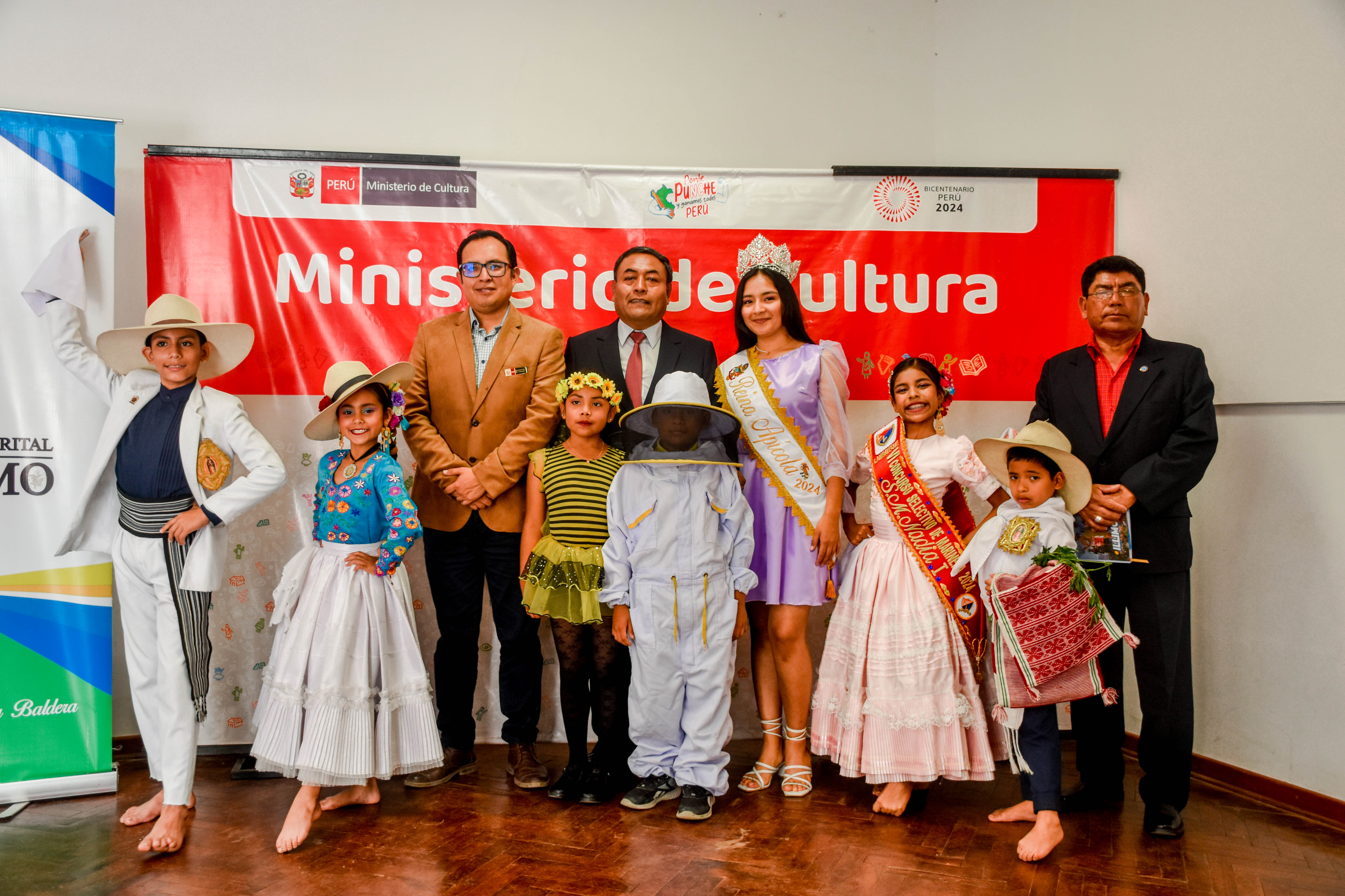 Imagen RRPP (PRESENTACIÓN DE LA MUJER ABEJA Y DEGUSTACIÓN DE PANAL GIGANTE SERÁN LOS GRANDES ATRACTIVOS DEL X FESTIVAL APÍCOLA, POR EL 119° ANIVERSARIO DE ILLIMO)
