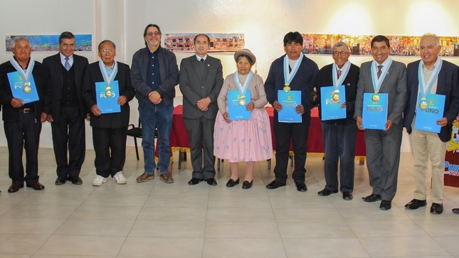 Municipalidad de Puno reconoce a personajes destacados de la ciudad lacustre