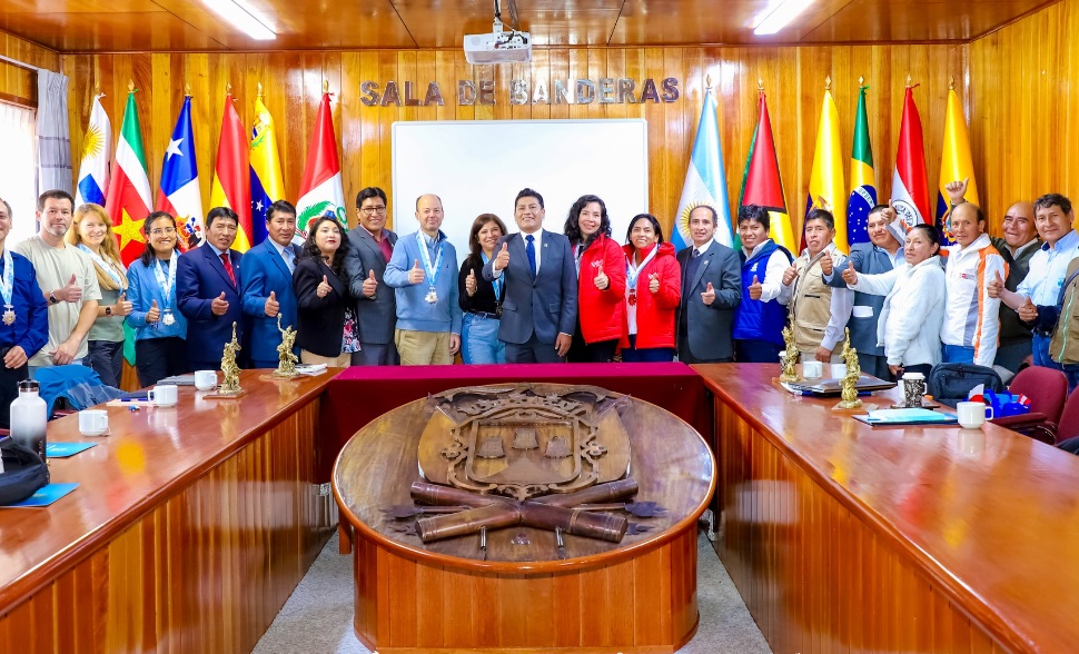 Delegación del Banco Mundial y Ministerio de Vivienda realizan visita técnica para evaluar financiamiento de mejoras en agua potable