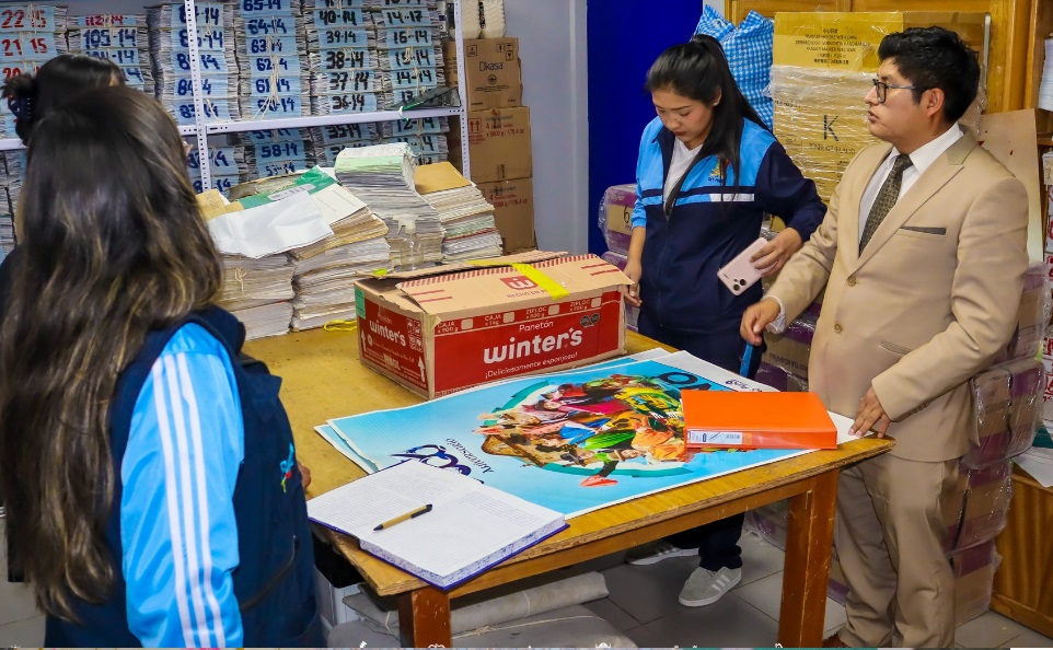 La unidad de archivo central supervisa documentación de la Gerencia de Administración Tributaria