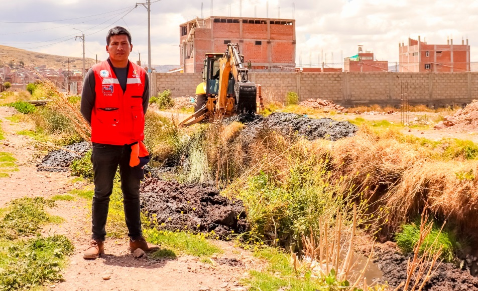 Continúan los trabajos de descolmatación de canales pluviales