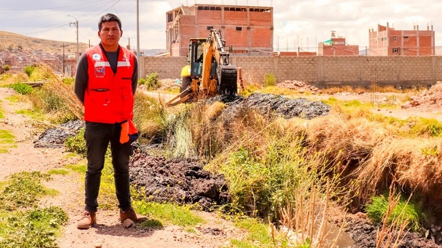 Continúan los trabajos de descolmatación de canales pluviales