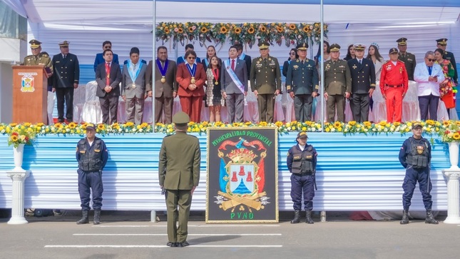 ¡Con fuerza y gallardia se vivió el desfile civico militar en conmemoración a los 356° aniversario de Puno!