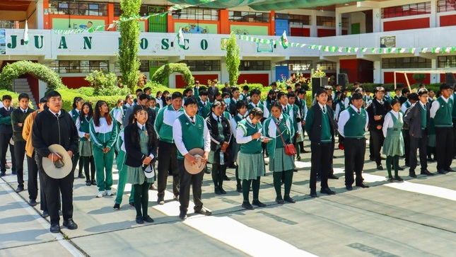 Municipalidad de Puno conmemora el 99° aniversario de la I.E. San Juan Bosco con ceremonia especial