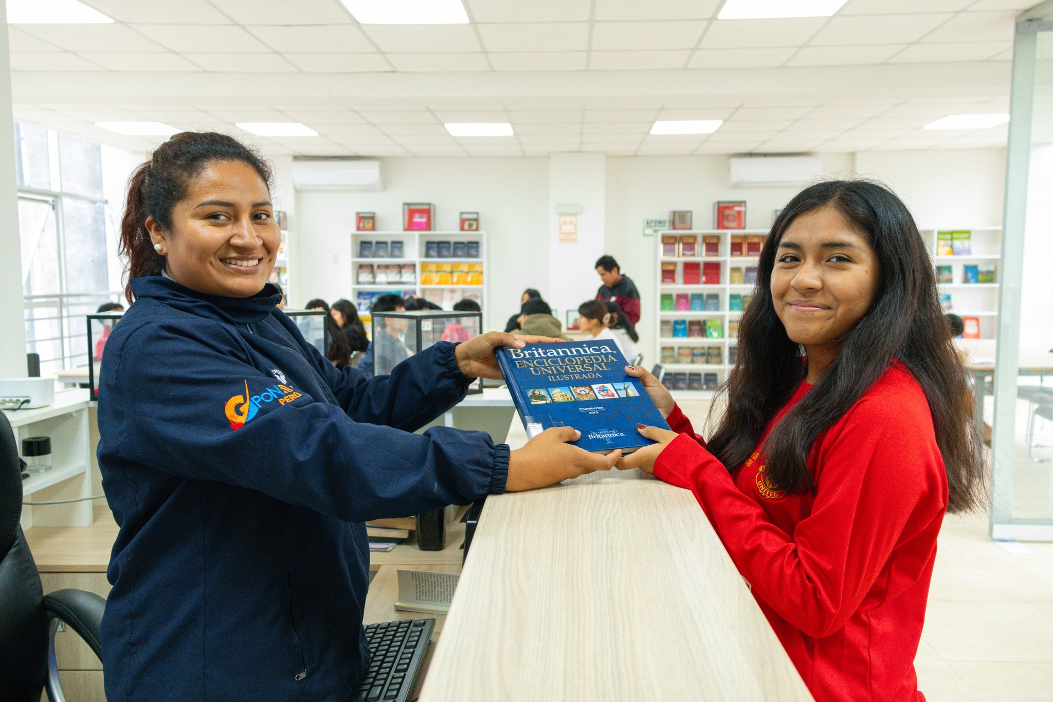 Impulsamos el talento de los jóvenes 🤲 en Ventanilla con talleres y espacios para desarrollar sus habilidades en la Casa de la Juventud 📚📖🎨🎶🕺.