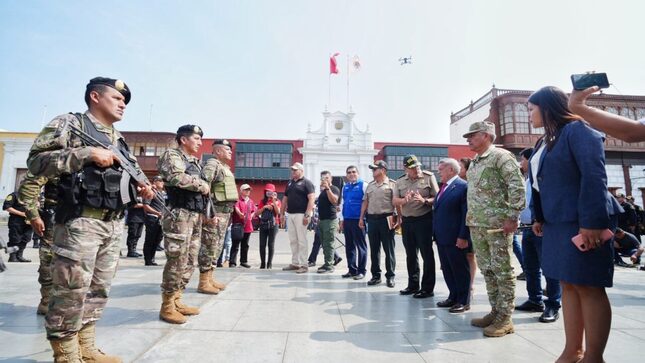 Gore formaliza pedido urgente de cambio de 130 agentes de inteligencia policial