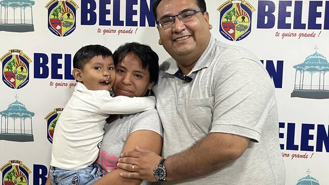 Alcalde Cesar Vidaurre apoya a pequeño valiente para su tratamiento medico