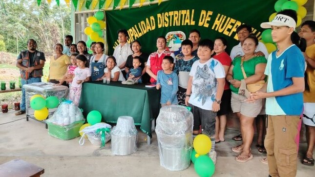 Municipalidad de Huepetuhe entrega cocina y menaje a instituciones educativas