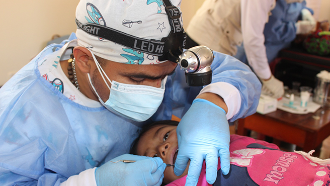 Geresa beneficia a 850 niños con programas de salud bucal en Uyurpampa