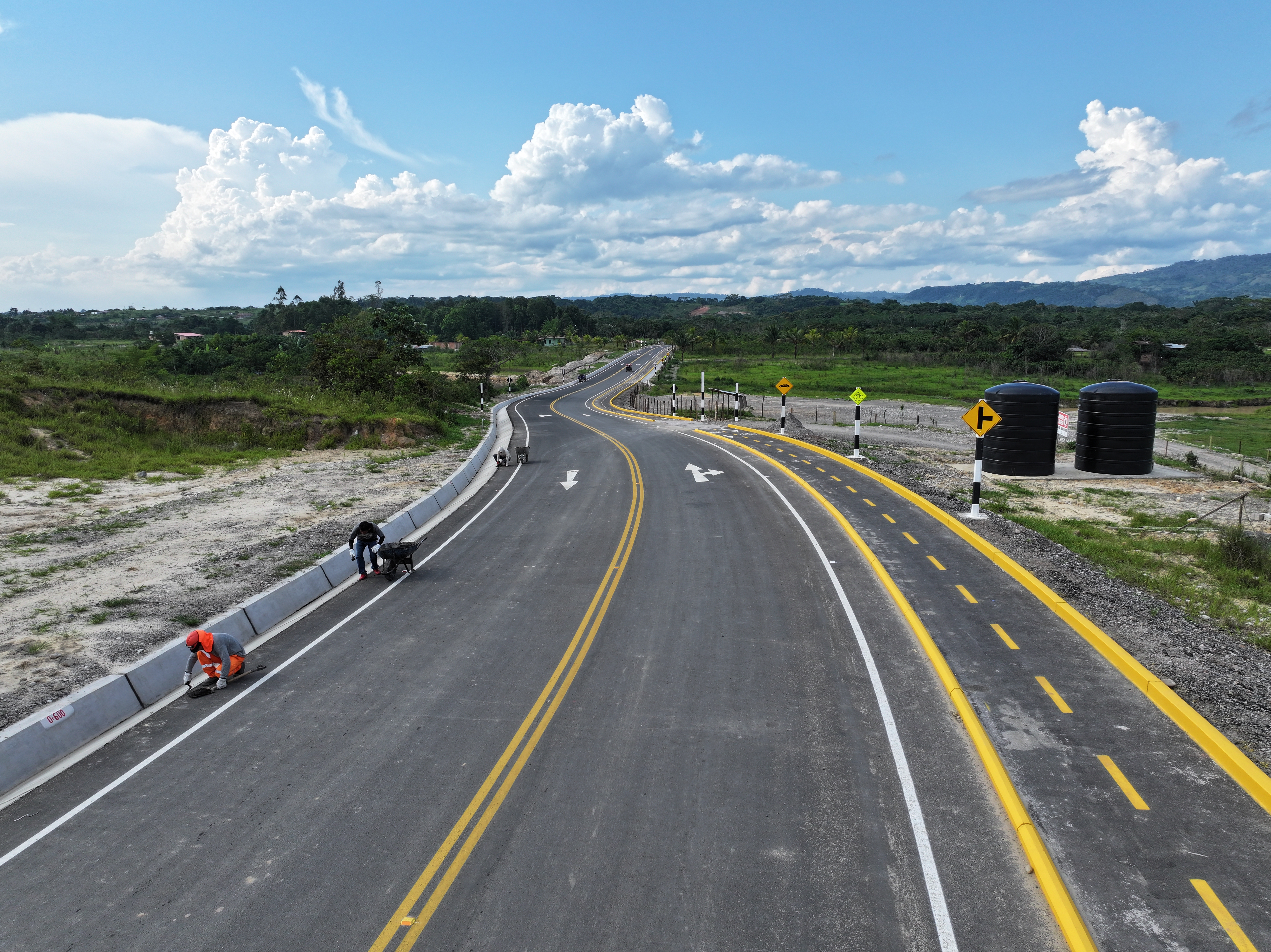 asfaltado de la carretera Puente Motilones – Sector Cococho – Puerto Tahuishco 