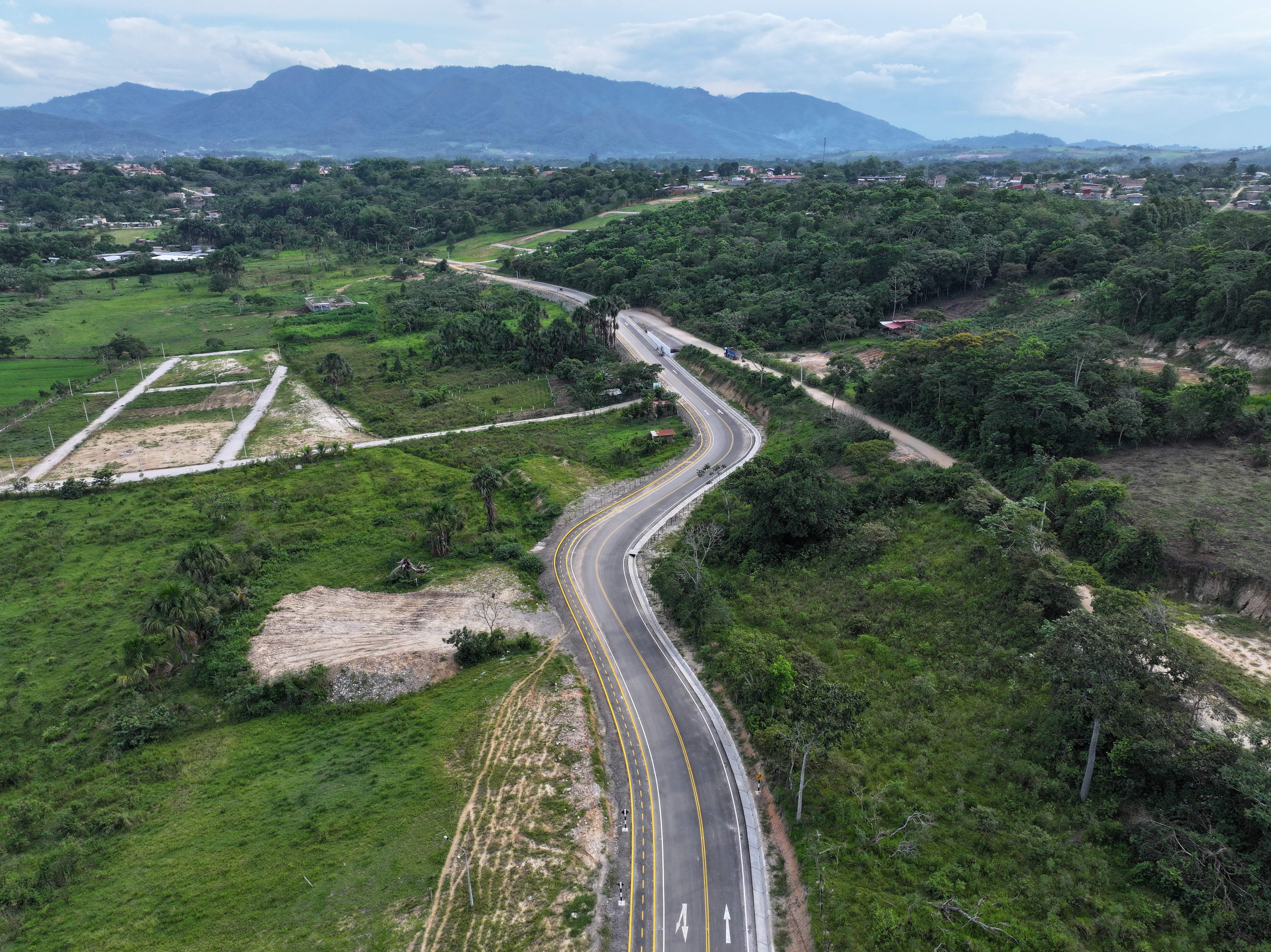 asfaltado de la carretera Puente Motilones – Sector Cococho – Puerto Tahuishco