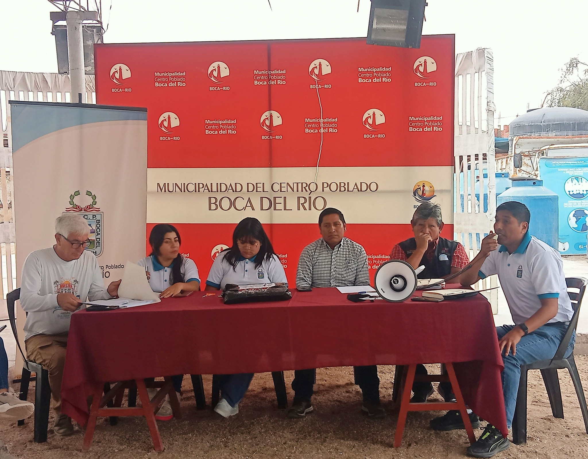 imagen que muestra la apertura de sobres en la comuna de la Municipalidad del CP Boca del Rio