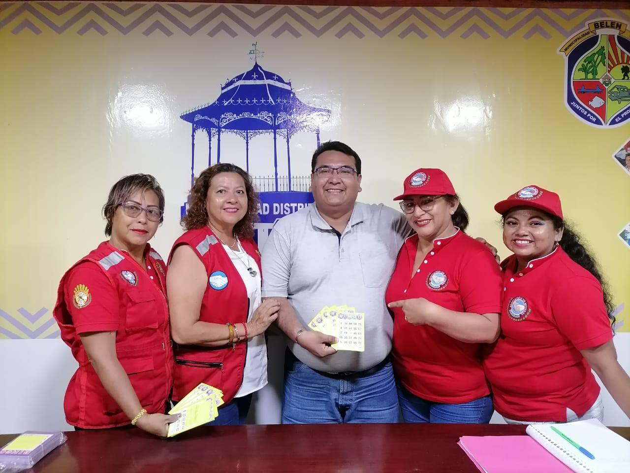 El alcalde Cesar Vidaurre Floridas se suma al Bingo Solidario - BOMBEROTON 2024