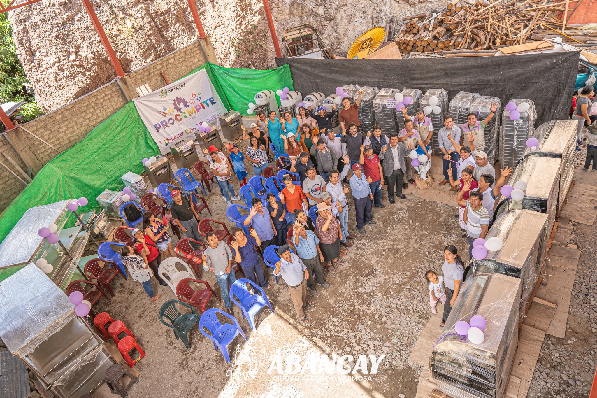 ¡Fortaleciendo el futuro de nuestros emprendedores! 🏆 La Municipalidad Provincial de Abancay entrega modernos equipos a la Asociación Pani