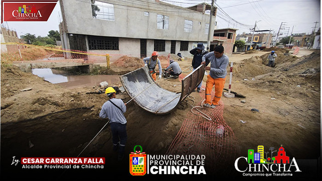 Actualmente en la Calle Rosario estamos llevando a cabo importantes trabajos de renovación, mejorando las redes de desagüe y agua en preparación para el próximo asfaltado y la construcción de nuevas veredas. Reconocemos que estos trabajos pueden ocasionar algunas molestias a los residentes de la zona, pero queremos asegurarles que estamos comprometidos con mejorar la infraestructura de nuestra comunidad. Esta inversión no solo mejorará la calidad de vida de quienes viven aquí, sino que también facilitará una circulación vehicular más fluida y segura en una vía que abarca 432.50 metros. Nuestro objetivo es completar estos trabajos los primeros días de mayo del 2024, y esperamos que los ciudadanos puedan disfrutar de los beneficios que traerá consigo esta importante transformación."