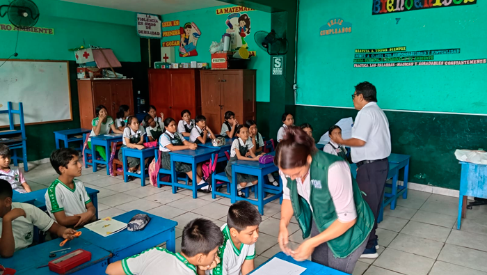 Γxito total en la microcampaΓ±a Informativa de recojo y eliminaciΓ³n de criaderos contra el Aedes Aegypti.