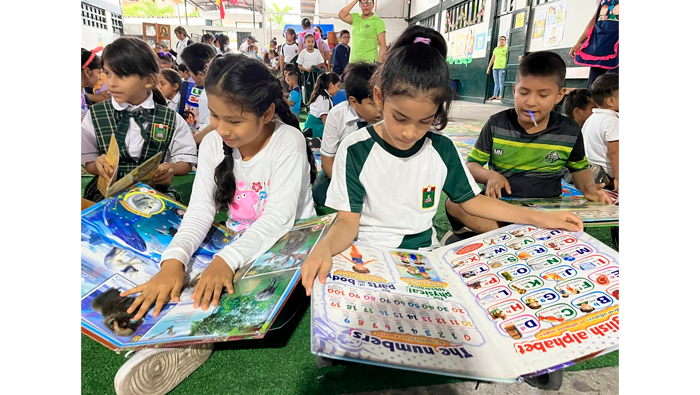 Biblioteca Itinerante en la I.E Nยฐ 0019 - "Los Jardines".