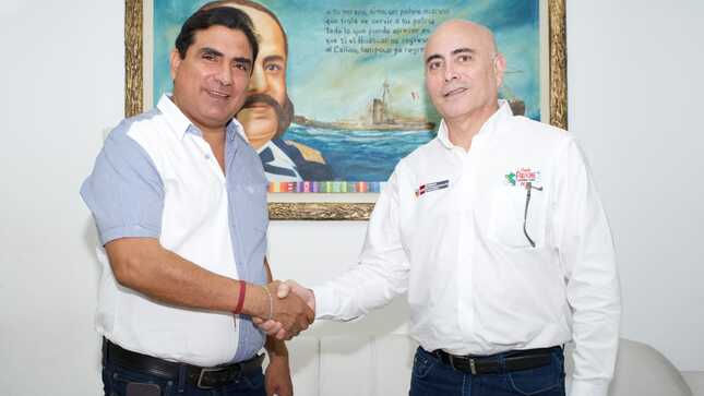 Tras gestión de gobernador Luis Neyra y ministro Durich Whittembury Ejecutivo convoca a licitación obra de agua potable de 105 asentamientos