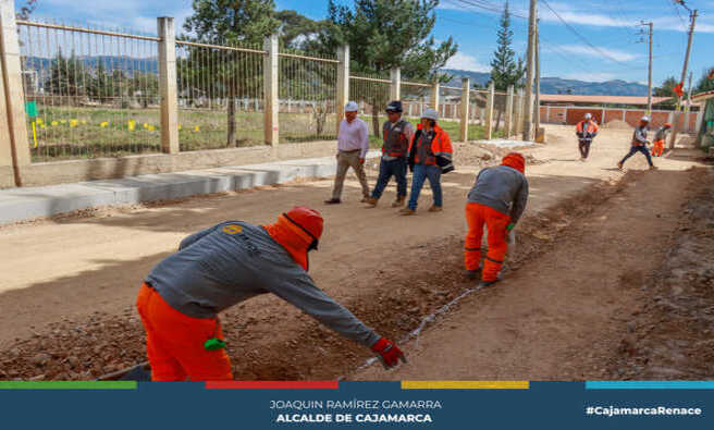 ποΈ Bajo el liderazgo del alcalde Joaquin RamΓrez,la Municipalidad Provincial de Cajamarca continΓΊa con los trabajos de pavimentaciΓ³n de la Avenida Universitaria, tambiΓ©n conocida como "Carretera los Patos". Hasta la fecha, se ha logrado un avance del 70% en el proyecto, obra que permitirΓ‘ el descongestionamiento en una de las vΓas mΓ‘s transitadas de la ciudad.
πͺΒ‘Con Joaquin RamΓrez, Cajamarca Renace!