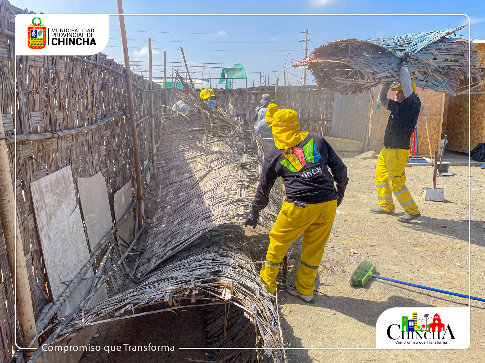 #LimpiezayOrden| Nuestra entidad municipal sigue con el firme compromiso de tener ambientes limpios es por ellos, se realizó trabajos de recojo de residuos sólidos en el sector del Señor de los milagros, en este sector fueron intervenidos por maquinarias pesadas y personal obrero municipal, quienes lograron cumplir con erradicar los montículos de basura y desmontes de todo el sector, beneficiando con esta importante labor a una institución educativa N° 710 – Inicial, que alberga a niños en edad escolar y a los vecinos de todo el lugar.
