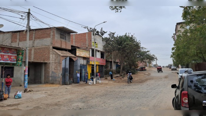 Recuperan espacios en el mercado
